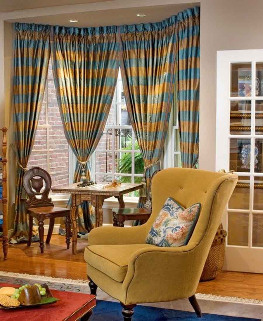 Bay window curtain rods